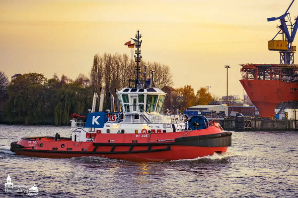 Schlepper RT ZOE vor Werft im Hamburger Hafen