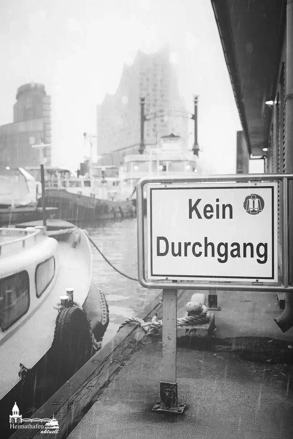 Kein Durchgang – Hamburger Hafen trifft Elbphilharmonie