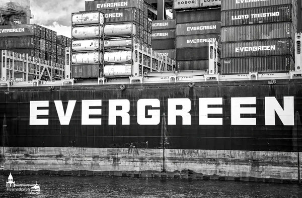 EVERGREEN am Containerterminal